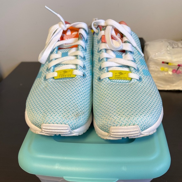 ADIDAS classic z-flux runners (SIZE US W7) - Picture 2 of 7